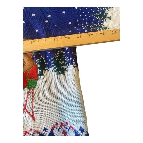 NWOT 33 Degrees Reindeer Beer Pocket Sweater Large - Picture 8 of 10